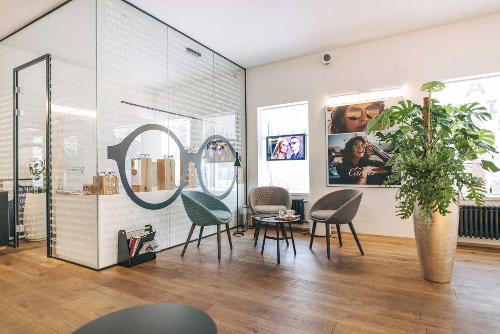 Optika Rugel 1 brezplačen pregled vida v ljubljani